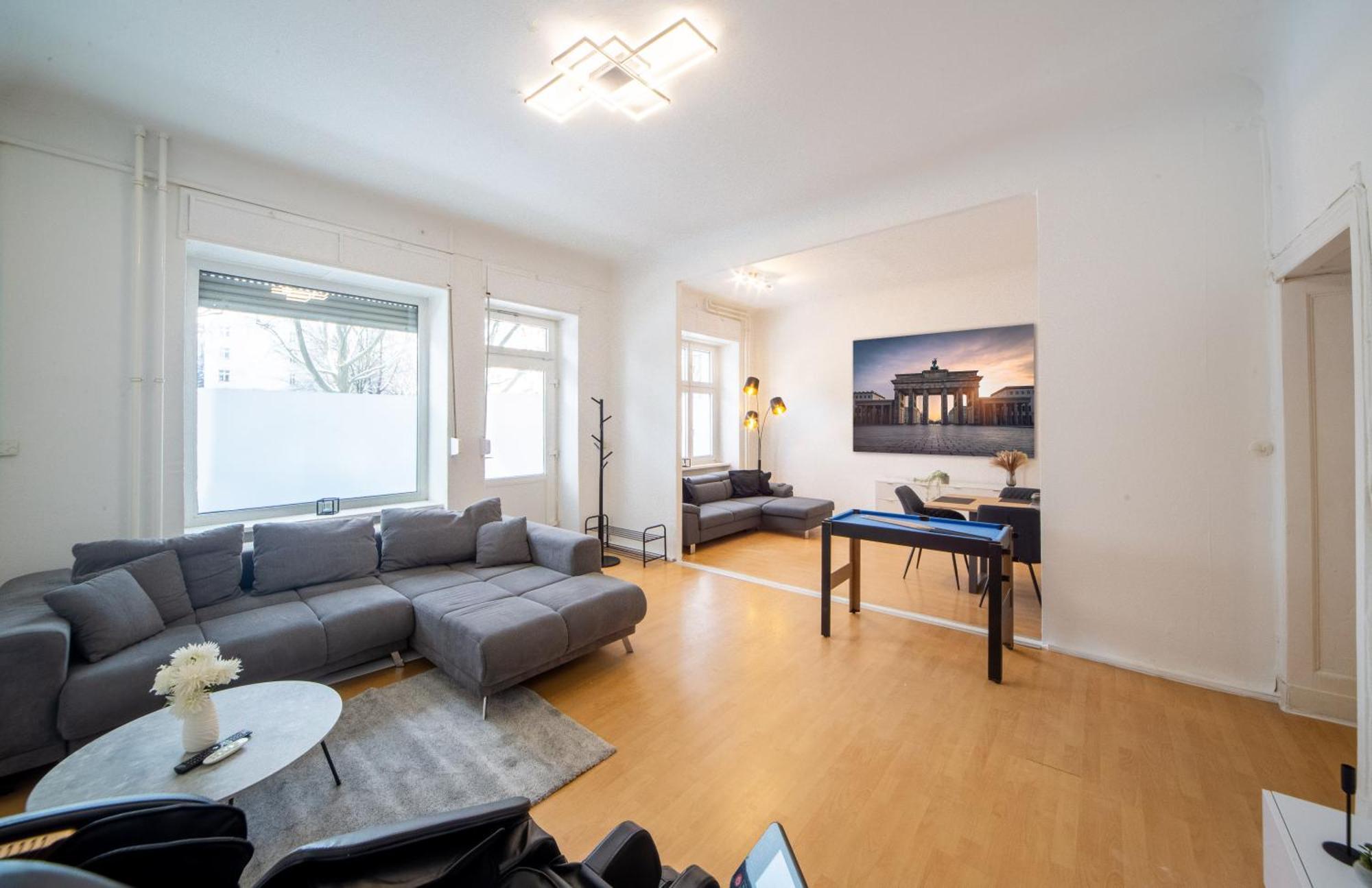 Massagesessel, King-Sized Bed, Billardtisch, 2 Couches Apartment Берлин Екстериор снимка