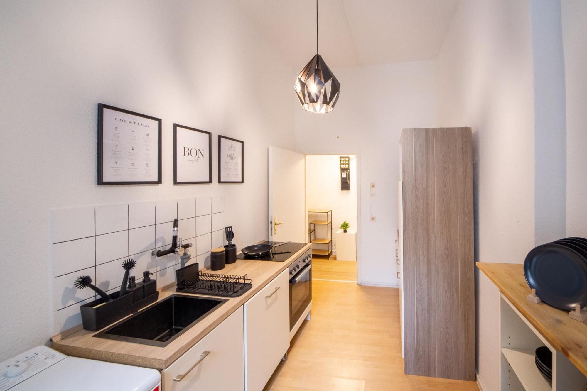 Massagesessel, King-Sized Bed, Billardtisch, 2 Couches Apartment Берлин Екстериор снимка